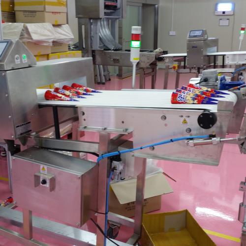 Smart metal detector for frozen food 